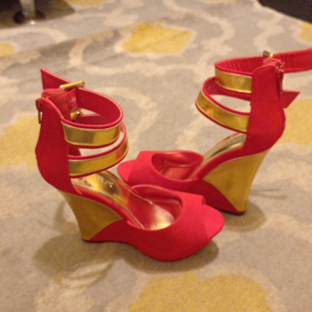 Wedge heels